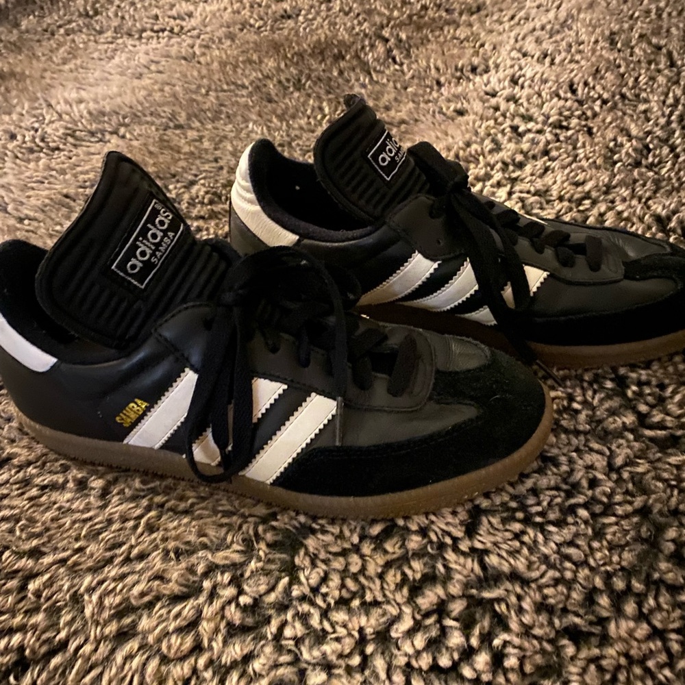 Women’s Adidas Samba Shoes